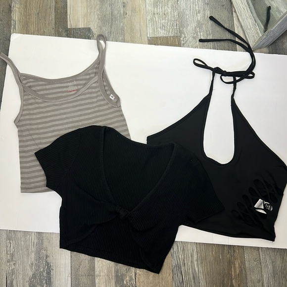 ✨4🛒 $20 ✨  Bundle of 3 crop tops stretch top set black grey small medium - Picture 1 of 14